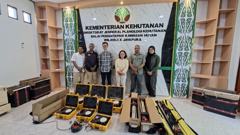 Serah Terima 3 Set GPS Geodetik CHCNAV iBase & i89 di BPKH Jayapura